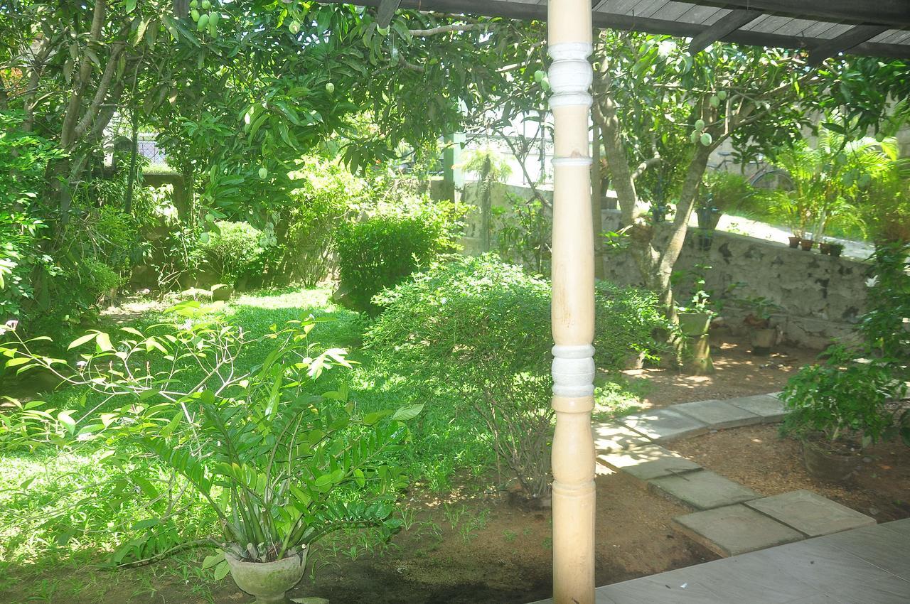 Nisadi Villa Bentota Buitenkant foto