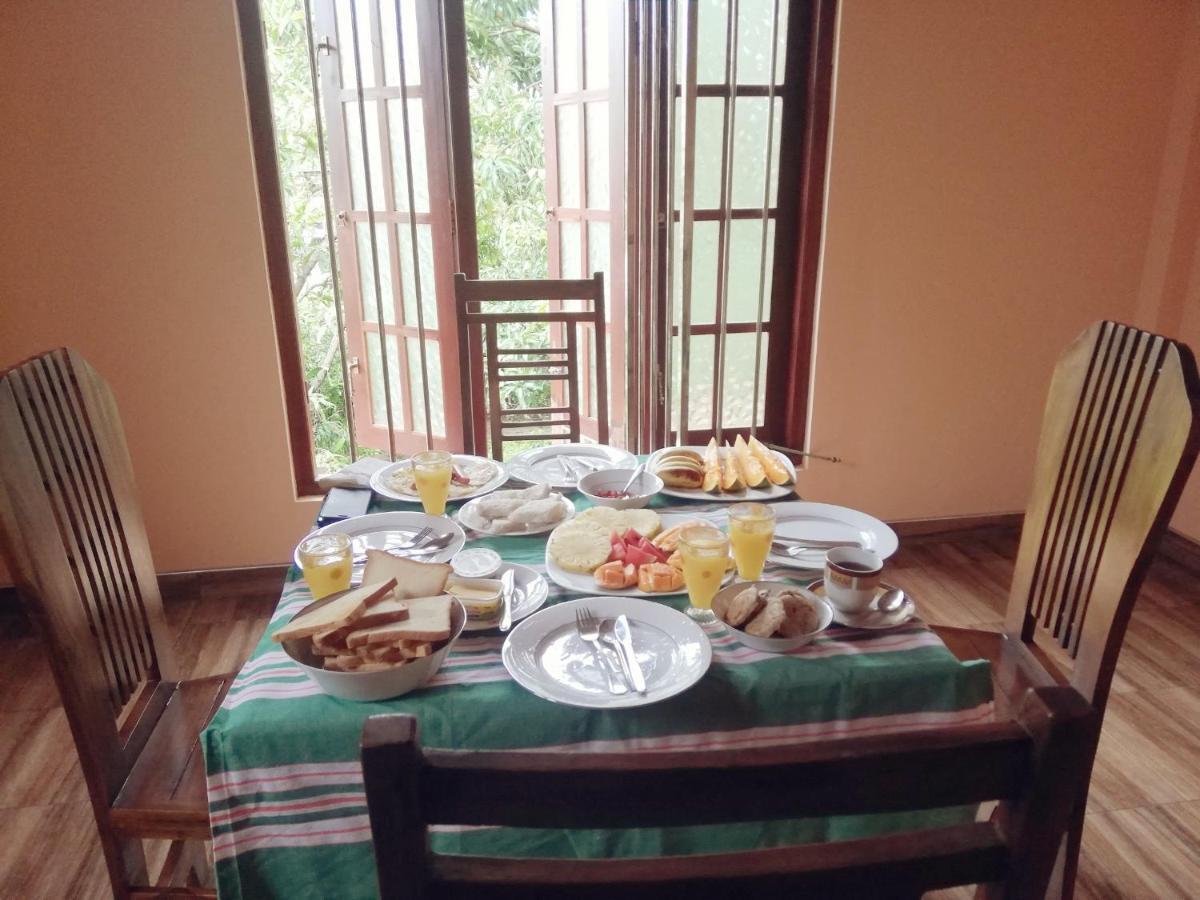 Nisadi Villa Bentota Buitenkant foto